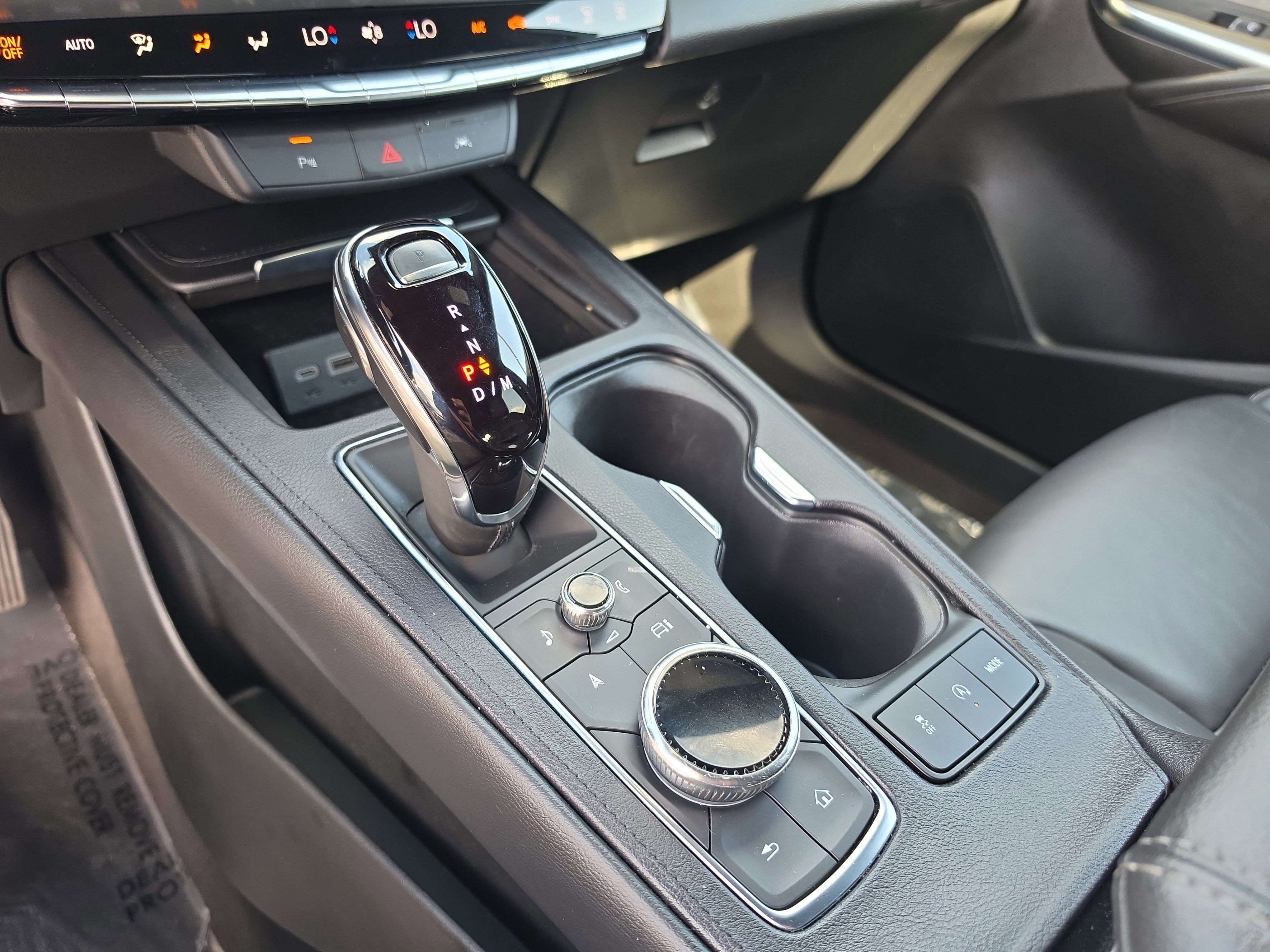 Certified 2025 Cadillac XT4 Premium Luxury FWD image 29