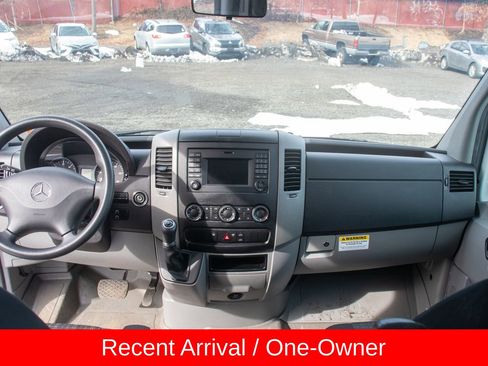 Used 2017 Mercedes-Benz Sprinter 2500 image 18
