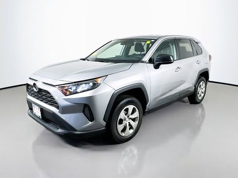 Used 2022 Toyota RAV4 LE image 2