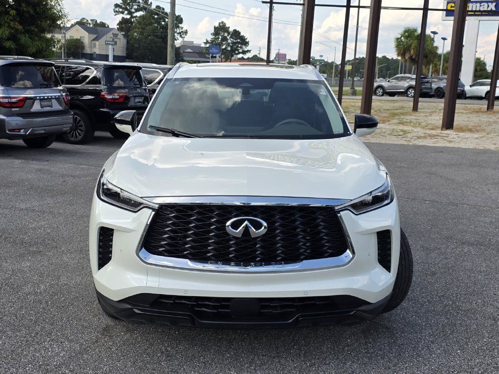 Used 2023 INFINITI QX60 Luxe w/ Cargo Package FWD image 2