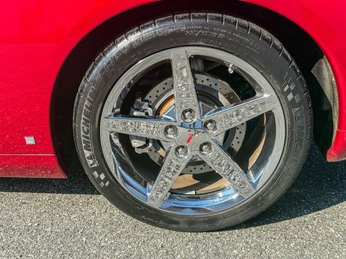 Used 2008 Chevrolet Corvette Coupe w/ Z51 Performance Package RWD image 21