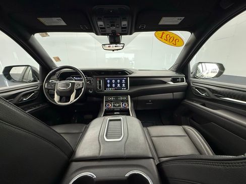 Used 2021 GMC Yukon XL Denali w/ Denali Premium Package AWD/4WD image 5