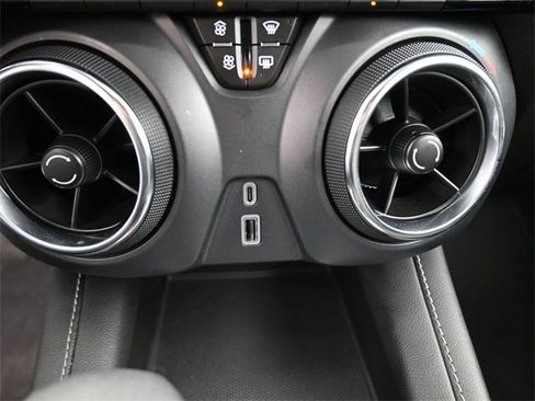 Used 2025 Chevrolet Blazer LT image 4