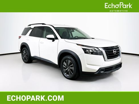 Used 2023 Nissan Pathfinder SV AWD/4WD image 1