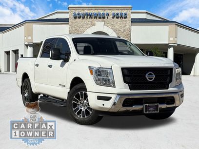 Used 2021 Nissan Titan SV w/ SV Convenience Package