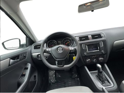 Used 2018 Volkswagen Jetta S FWD image 33