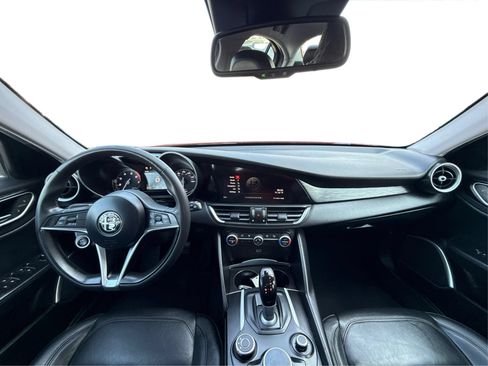 Used 2018 Alfa Romeo Giulia RWD image 24