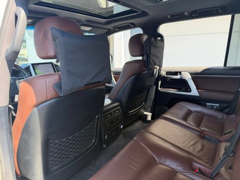 Used 2016 Toyota Land Cruiser AWD/4WD image 17