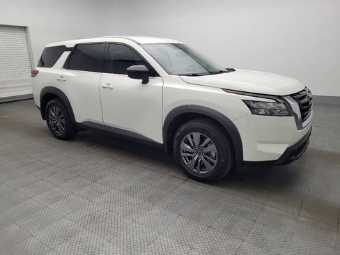 Used 2023 Nissan Pathfinder S image 11