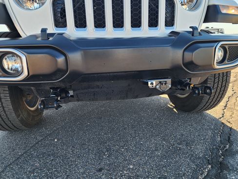 Used 2023 Jeep Gladiator Overland AWD/4WD image 12
