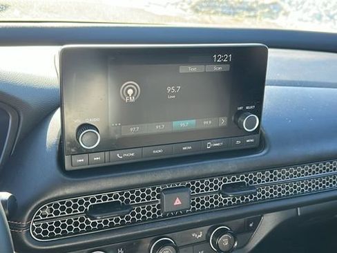 Used 2025 Honda HR-V Sport image 14