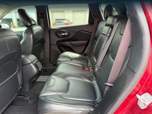 Used 2016 Jeep Cherokee Limited FWD image 21
