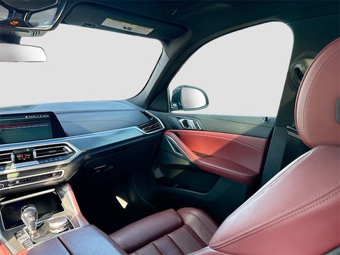 Used 2022 BMW X6 xDrive40i w/ M Sport Package image 23