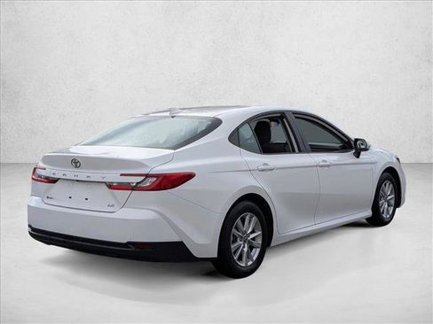 Used 2025 Toyota Camry LE FWD image 5