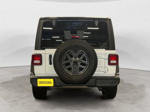 Used 2024 Jeep Wrangler Unlimited Sport AWD/4WD image 5