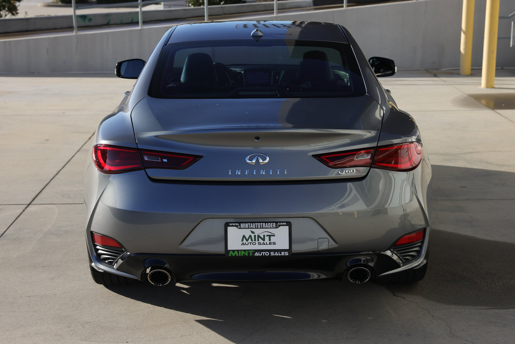 Used 2018 INFINITI Q60 Red Sport 400 w/ Sensory Package 3.0T Sport RWD image 13