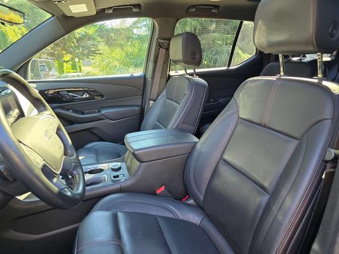 Used 2023 Chevrolet Traverse RS AWD/4WD image 13