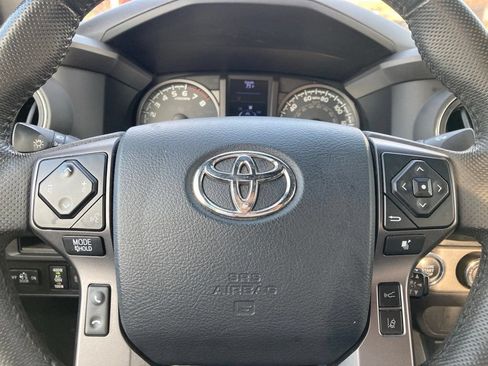 Used 2019 Toyota Tacoma TRD Off-Road AWD/4WD image 15