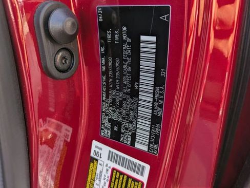 Used 2024 Toyota Sienna XSE image 36