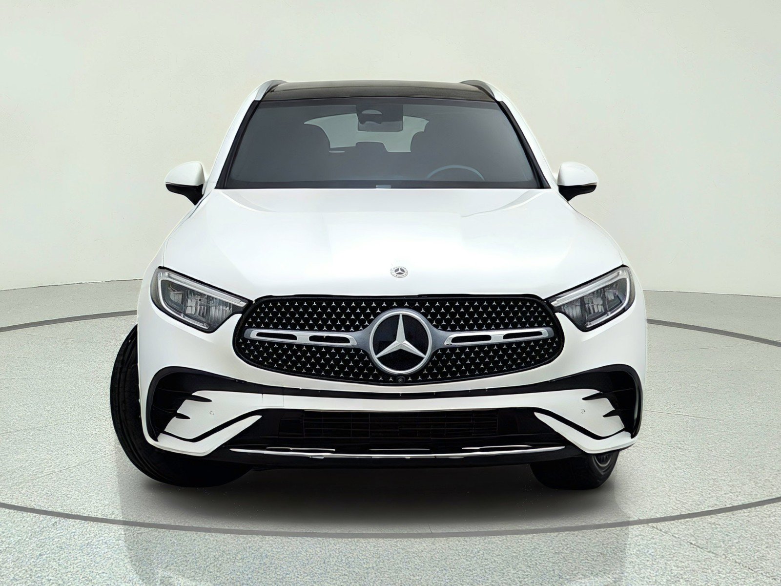 Used 2023 Mercedes-Benz GLC 300 4MATIC image 3