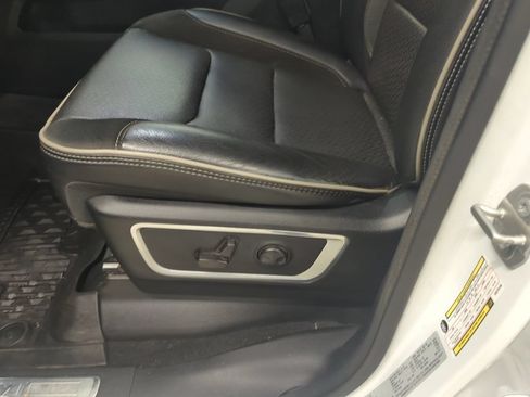 Used 2022 RAM 1500 Laramie w/ Sport Appearance Package AWD/4WD image 14