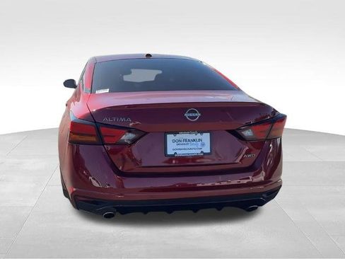 Certified 2024 Nissan Altima 2.5 SR w/ SR Premium Package AWD/4WD image 7