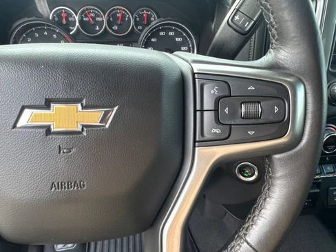 Used 2021 Chevrolet Silverado 1500 LT w/ Convenience Package II AWD/4WD image 17