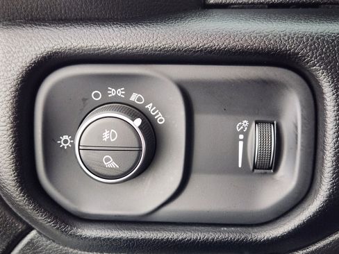 Used 2024 RAM 2500 Big Horn image 27