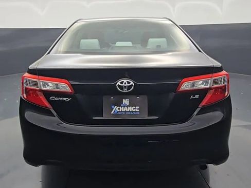 Used 2013 Toyota Camry LE FWD image 9