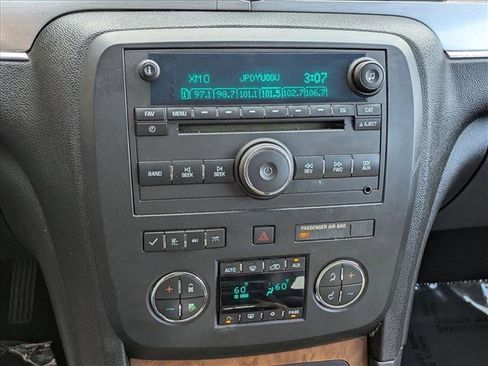 Used 2008 Buick Enclave CXL image 14