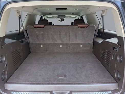 Used 2016 Chevrolet Suburban LTZ RWD image 12