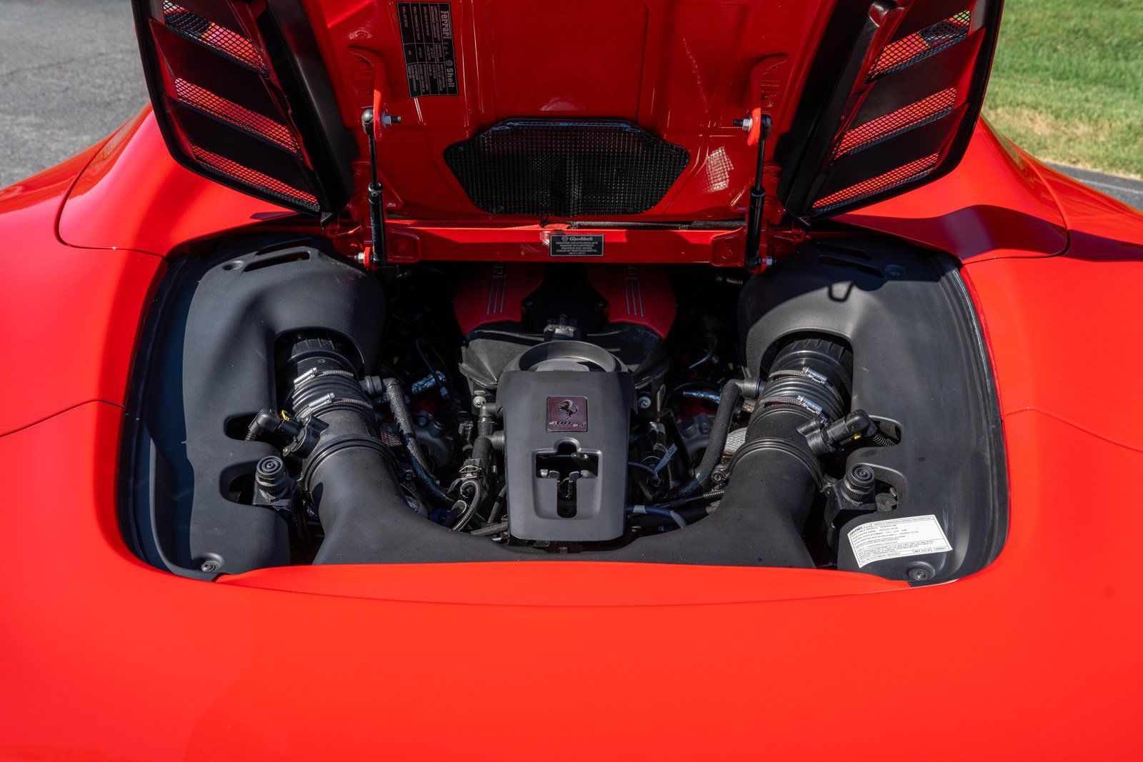 Used 2018 Ferrari 488 Spider RWD image 14