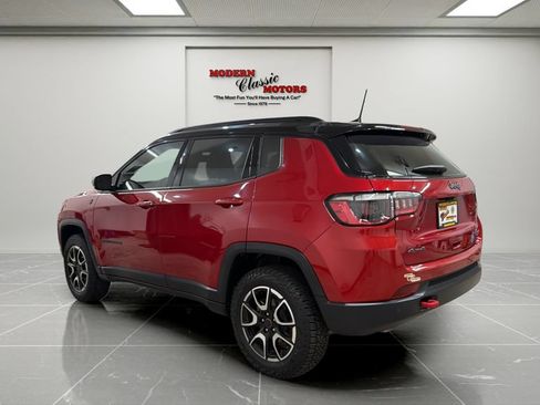 Used 2025 Jeep Compass Trailhawk AWD/4WD image 3