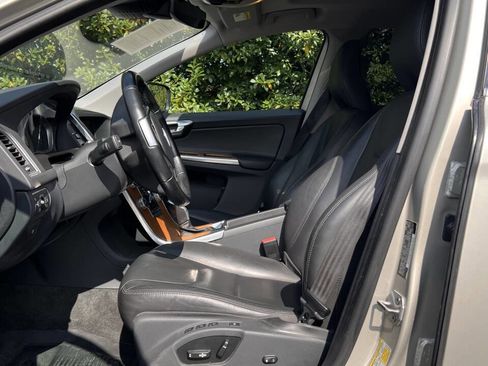 Used 2017 Volvo XC60 T5 Inscription w/ Advanced Package image 13