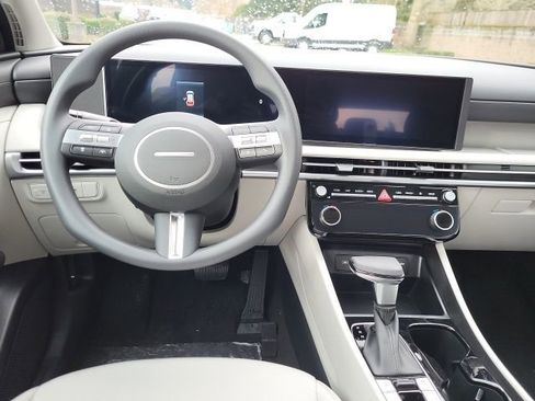 New 2026 Hyundai Tucson SEL image 16