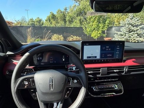 New 2025 Lincoln Corsair Reserve image 25