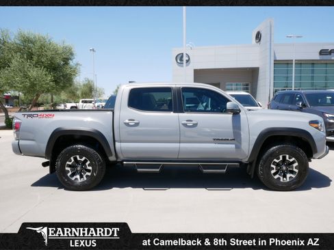Used 2021 Toyota Tacoma TRD Off-Road w/ TRD Premium Off Road Package AWD/4WD image 11