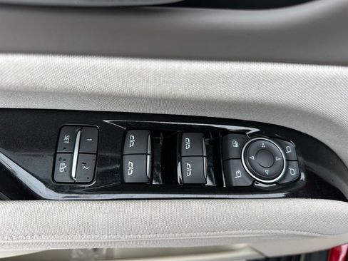 Used 2022 Cadillac Escalade Sport Platinum RWD image 17