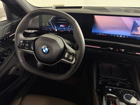 Used 2026 BMW 530i RWD image 12