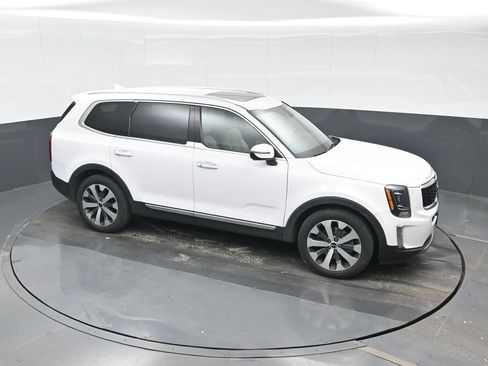 Used 2022 Kia Telluride S AWD/4WD image 28