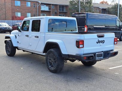 New 2026 Jeep Gladiator Sport