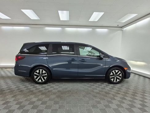 Used 2025 Honda Odyssey EX-L image 4