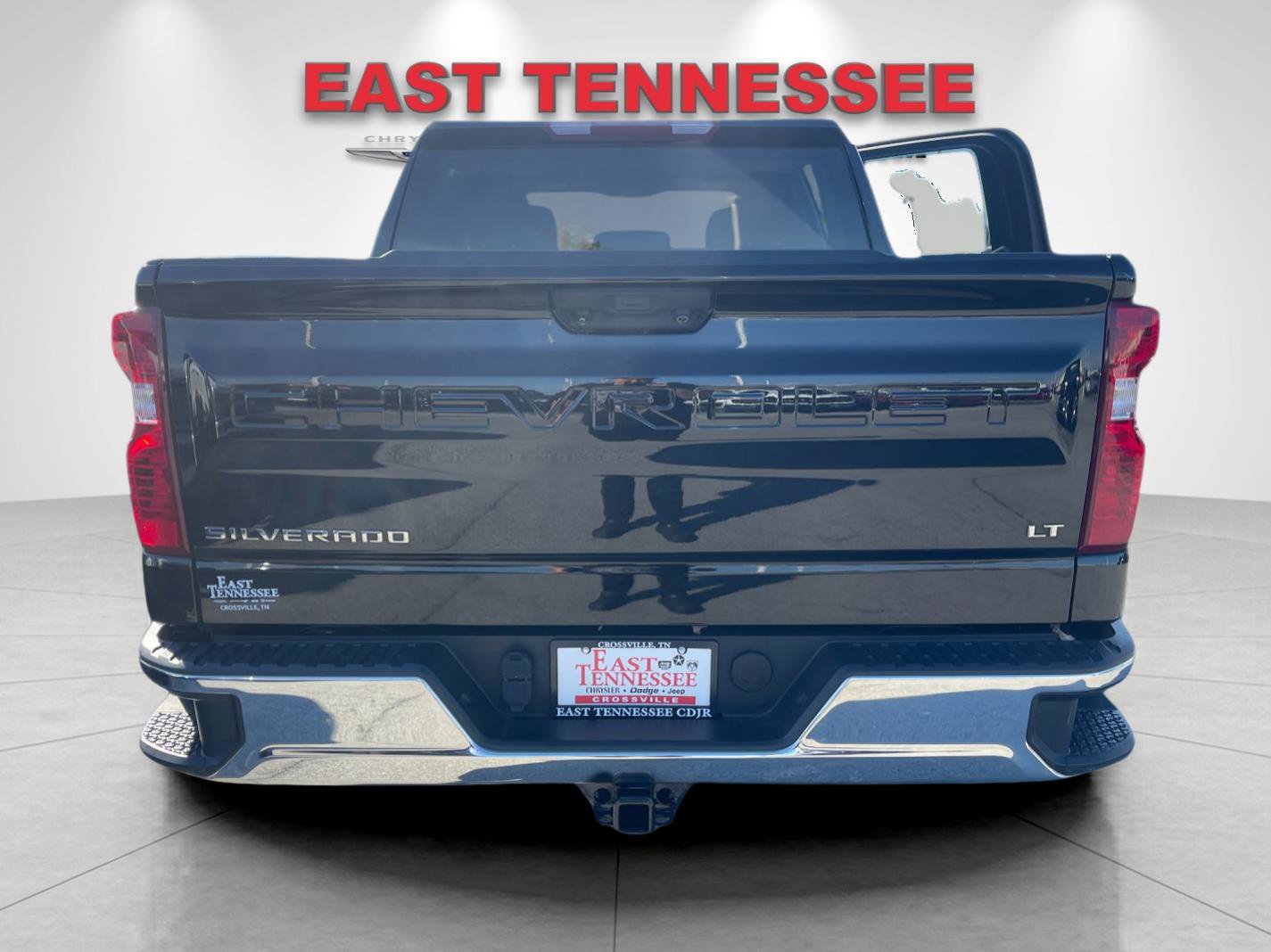 Used 2023 Chevrolet Silverado 1500 LT AWD/4WD image 4