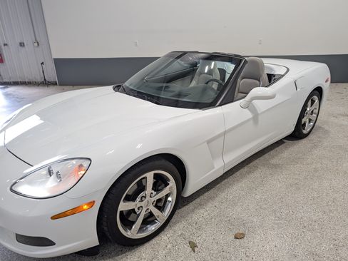 Used 2008 Chevrolet Corvette Convertible w/ Preferred Equipment Group RWD image 10