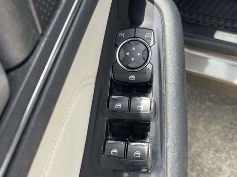 Used 2019 Ford Edge Titanium w/ Equipment Group 301A image 16