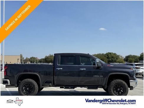 Used 2024 Chevrolet Silverado 2500 LTZ w/ LTZ Convenience Package AWD/4WD image 3