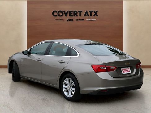 Used 2025 Chevrolet Malibu LT FWD image 3