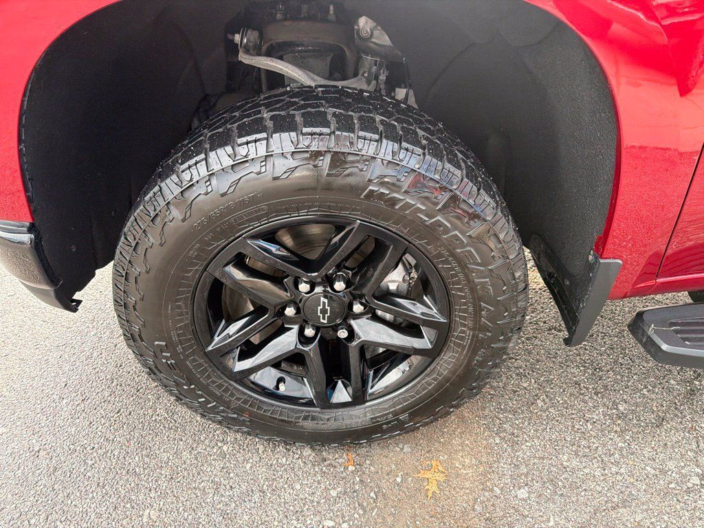 Used 2021 Chevrolet Silverado 1500 LT Trail Boss w/ Convenience Package II AWD/4WD image 9