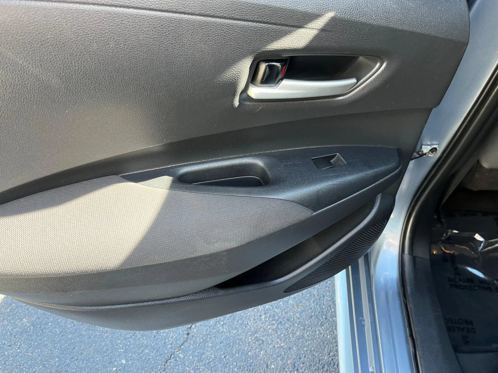Used 2020 Toyota Corolla LE FWD image 37