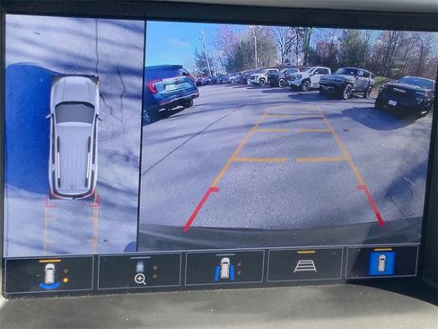 Used 2023 GMC Acadia SLT w/ Technology Package image 16